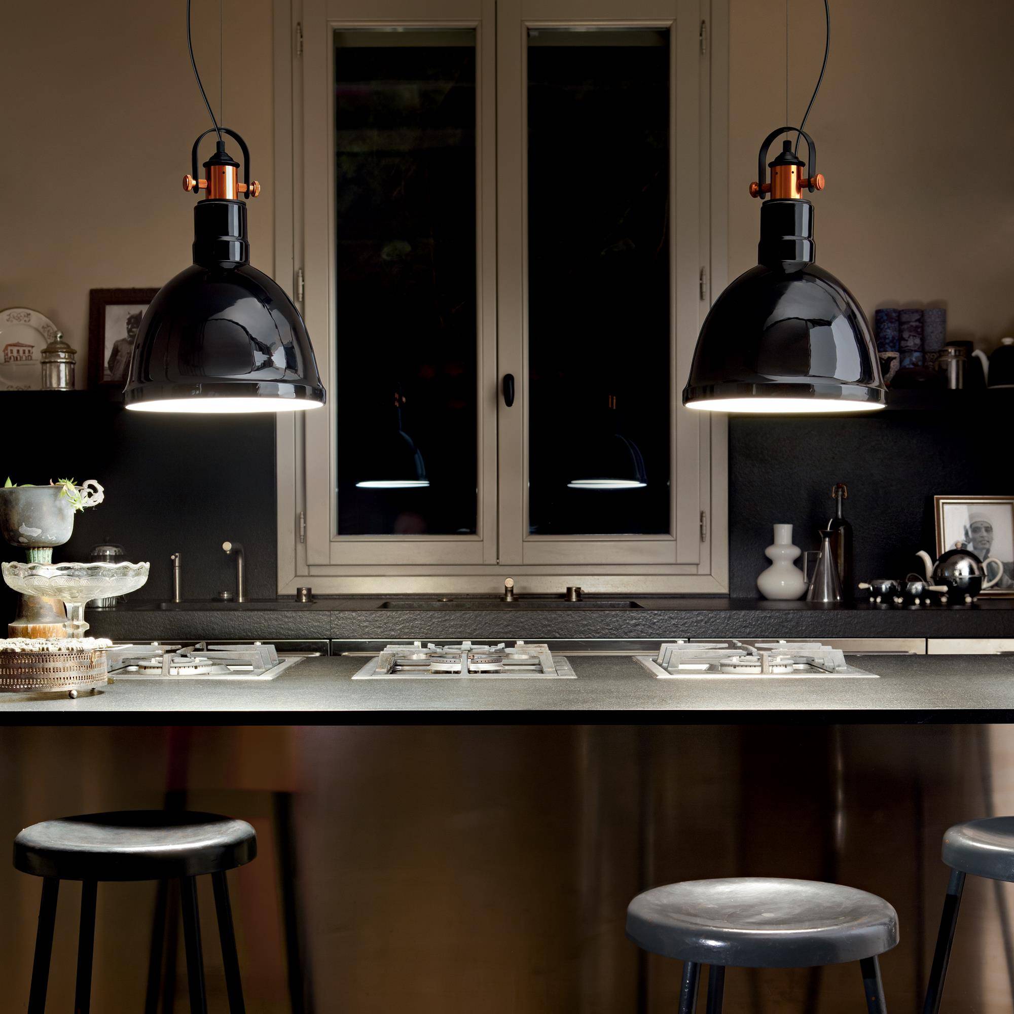 Luminaire suspension noir et cuivre pour éclairage de cuisine : Modèle Déda  
