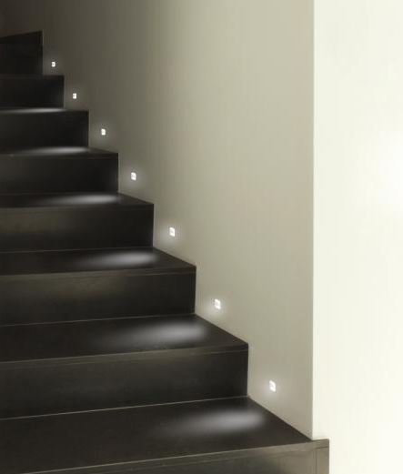 Spot encastré mural en plâtre à led Trimless pour éclairer une montée  d'escalier ou un couloir 4202 Par 9010 Novantadieci - IDEALUM PRO